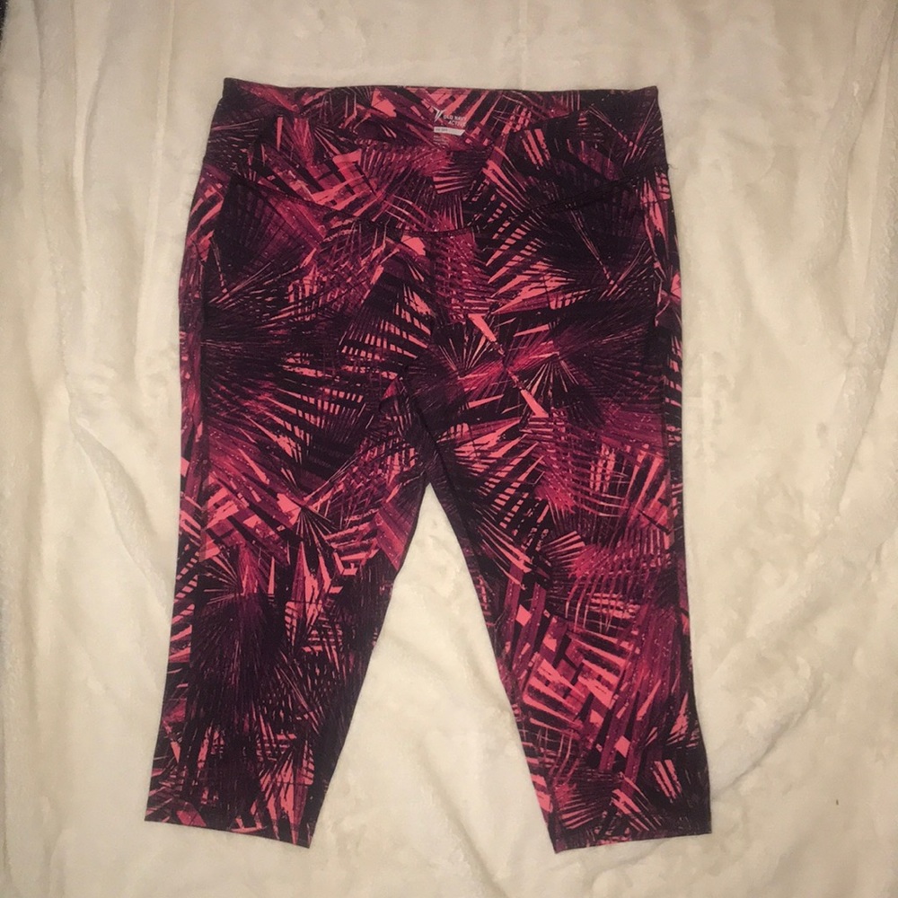Old Navy Go Active Capris